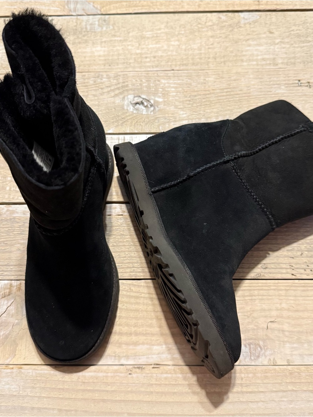 UGG Womens 7 Black Classic Femme Toggle Wedge Shearling Lined Boot